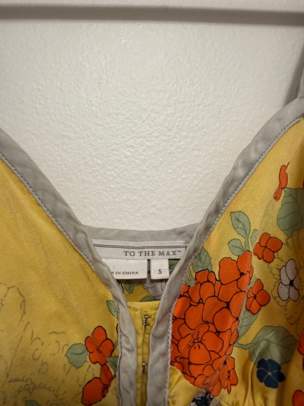 To the Max Yellow Silk Floral Vintage / Y2K Tank - Picture 3 of 4